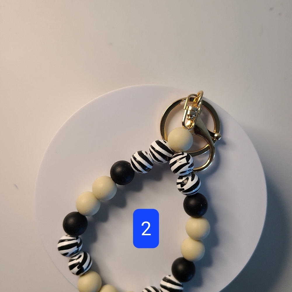 Bracelets - Picture 3 of 16